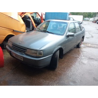 Фари Opel Vectra A, салон, скло, руль, колеса, двигун, коробка. Назва: Opel Vectra A, модель: 1990, об'єм: 1.6 л, паливо: бензин.