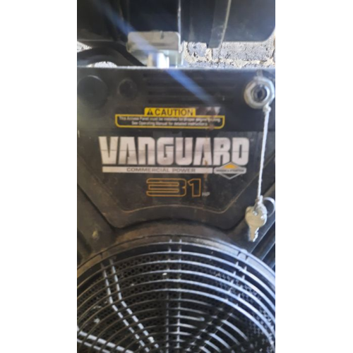 Двигун Vanguard Briggs Stratton 31, модель 31R977, 2015 рік, об'єм 500 см³, бензин. Двигун Vanguard Briggs Stratton 31, модель 31R977, 2015 рік, об'єм 500 см³, бензин.