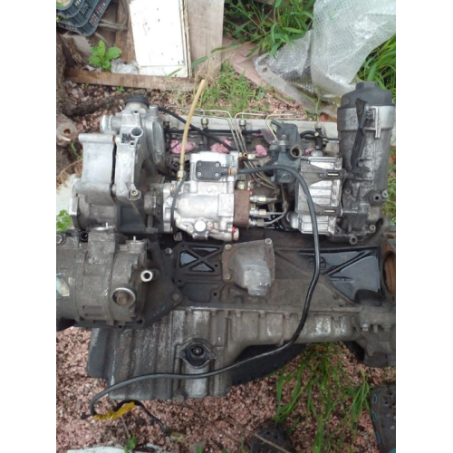 Головка двигуна Volkswagen Passat B5 2003 2,9 бензин. Головка двигуна Volkswagen Passat B5 2003 2,9 бензин.