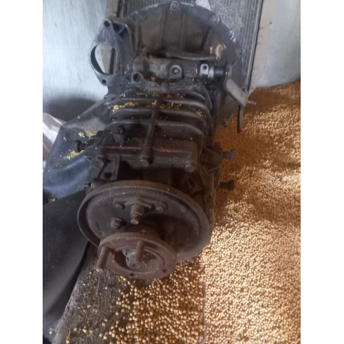 Коробка передач: ZF 6S-850, 2015, 2.0 л дизель. Коробка передач: ZF 6S-850, 2015, 2.0 л дизель.