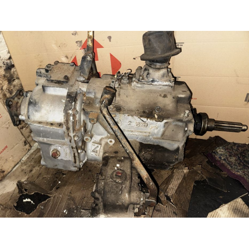 Коробка з делітелем і комом зіл 131