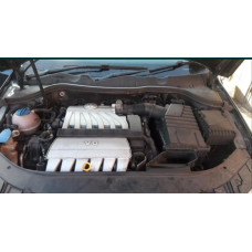 Двигун ДВС AXZ 3.2 для VW Passat 4*4 DSG KNK, випущений в Україні. Об'єм 3.2 л, бензин.